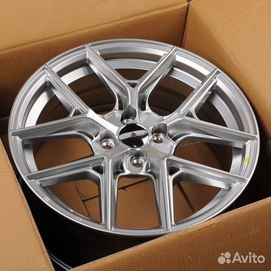 Диск литой Replica 526 R17 4*100 J7.5 ET38