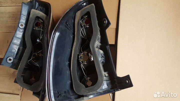 Продаю 2 задних стоп сигнала LC Prado 120