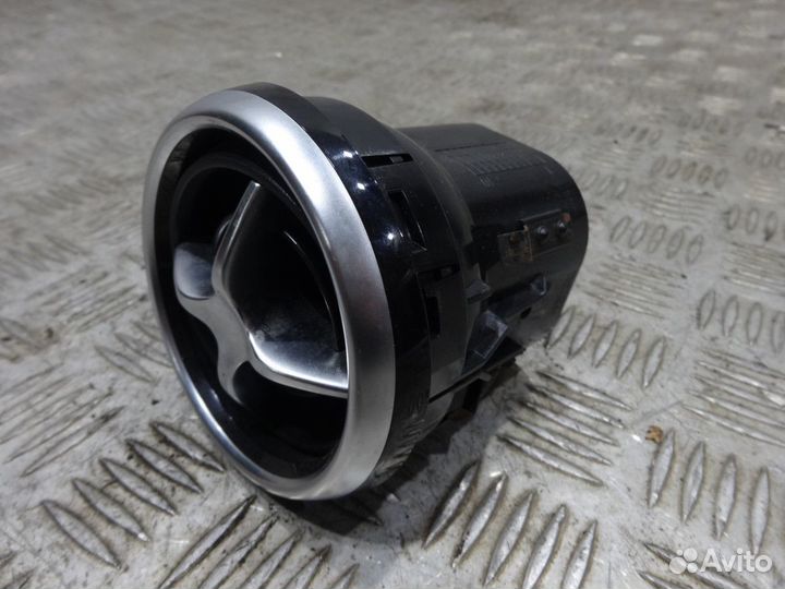 Дефлектор воздушный правый Мерседес 204 глк GLK