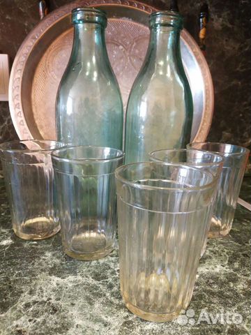 Стеклянная бутылка и стаканы(ссср)