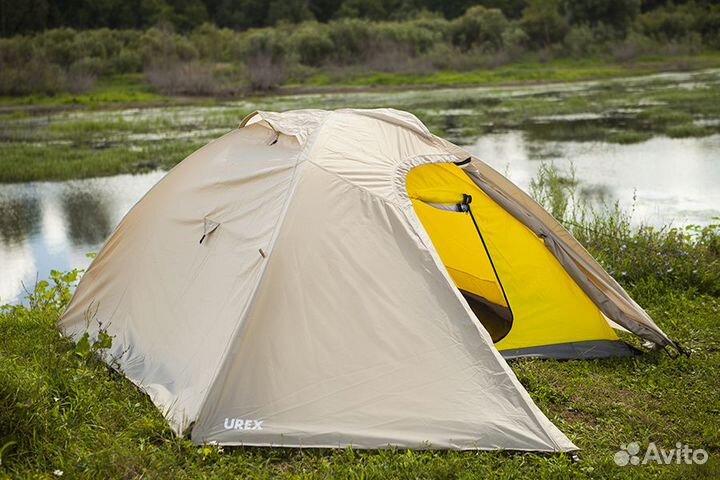 Туристическая палатка 