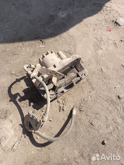 Передний левый суппорт Citroen С5Х7