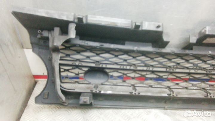 Б/У Б/У Решетка радиатора LR018416 land rover