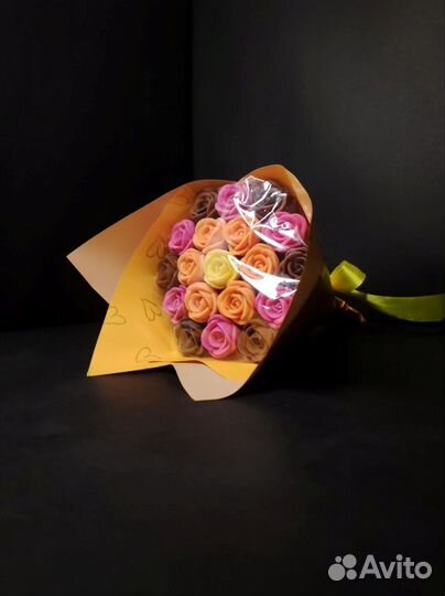 Букет - 19 Роз из Бельгийского Шоколада