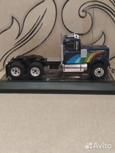 Модель - white western star 4864 1970 IXO 1/43