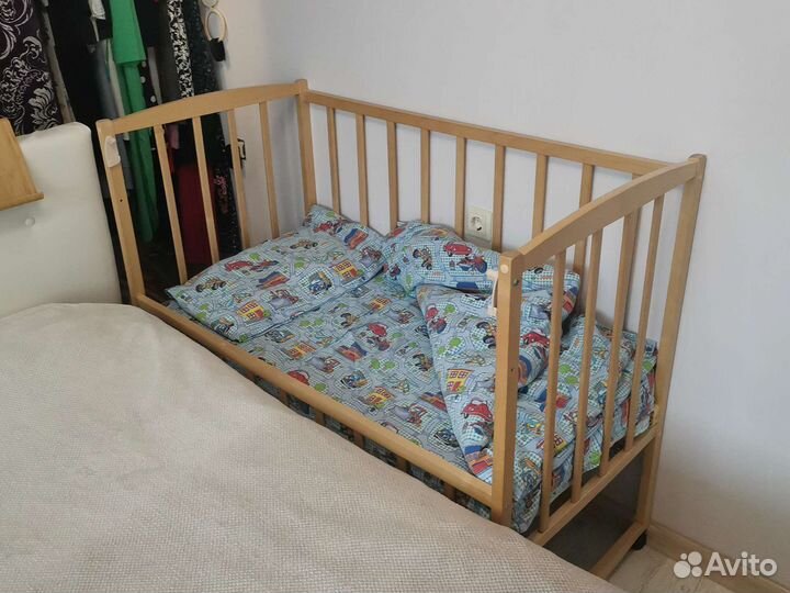 Детская кроватка с матрасом одеялом и подушкой
