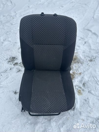 Сиденья пассажирское переднее LADA largus(ларгус)