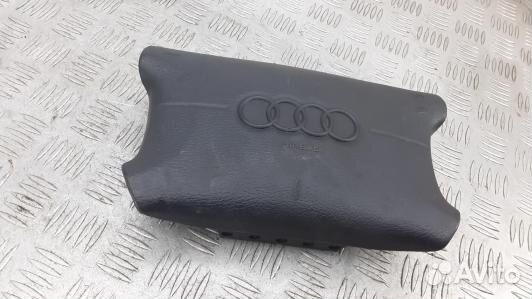 Подушка безопасности водителя audi A4 B5 (8SE18J301)