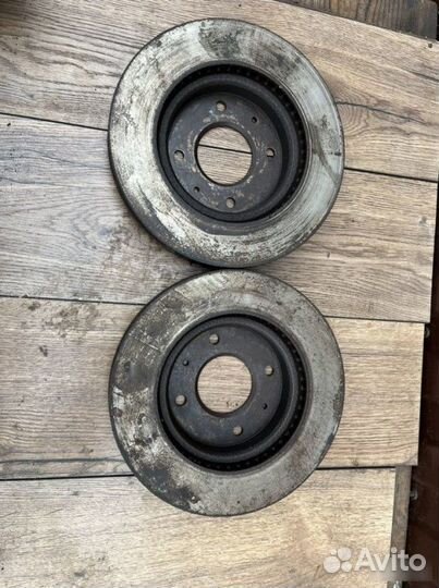 Тормозные диски переднее Mitsubishi Lancer 1.6