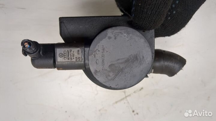 Насос водяной Skoda Octavia (A5)