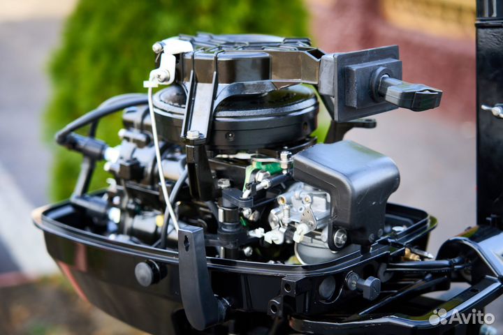 Лодочный мотор Tohatsu M 9.8 B S витринный