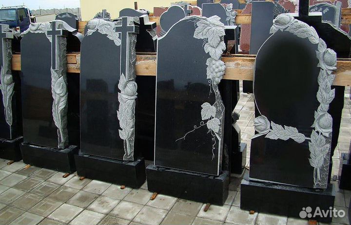 Памятники из гранита на могилу. Установка
