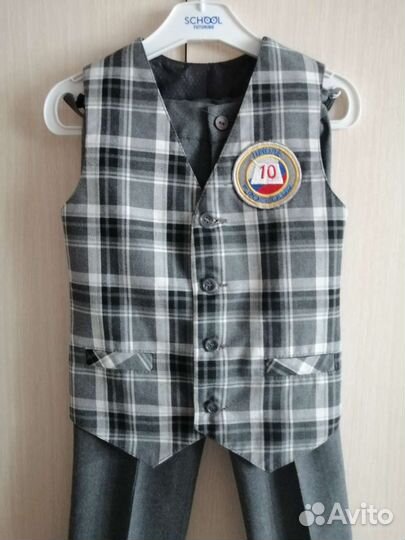 Школьный костюм