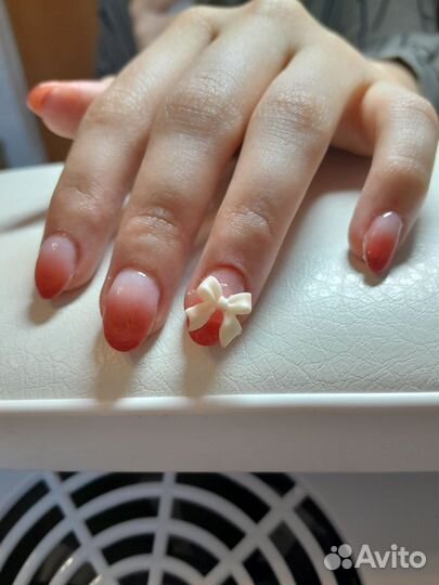 Модель на маникюр