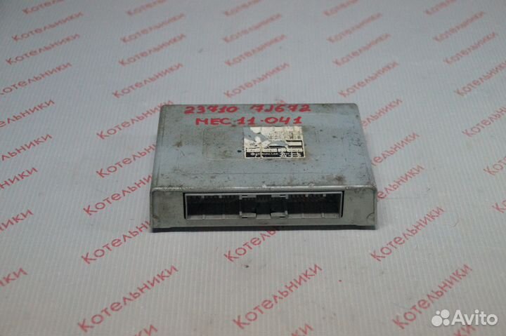 Nissan 23710-7J672 Блок управления двигателем