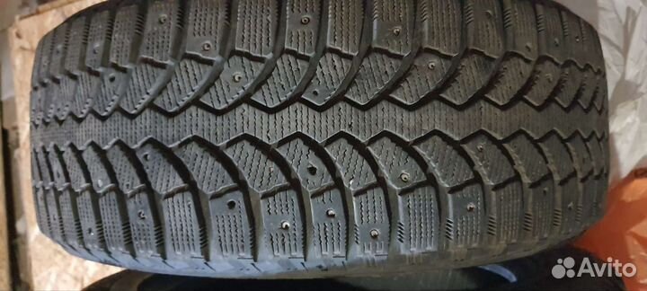 Bridgestone Blizzak Spike-01 205/55 R16