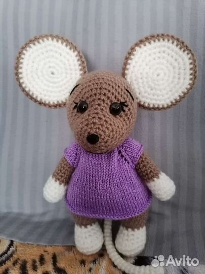 Плюшевая мышка в кофточке