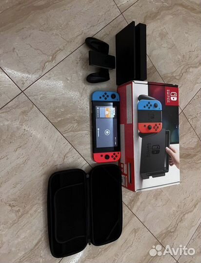 Приставка Nintendo Switch и чехол (синий )