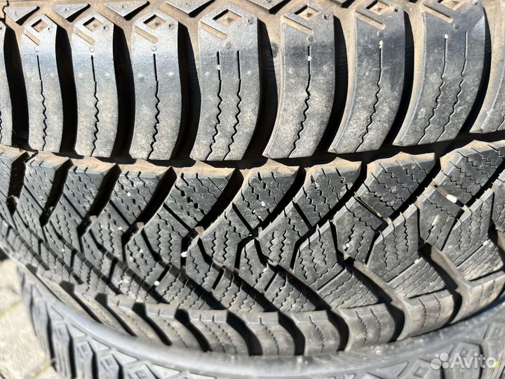 Maxxis AP2 All Season 205/40 R17