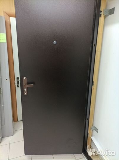 Дверь входная металлическая новая утепленная