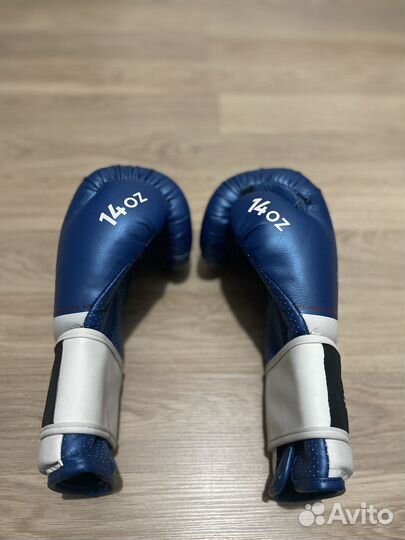 Боксерские перчатки