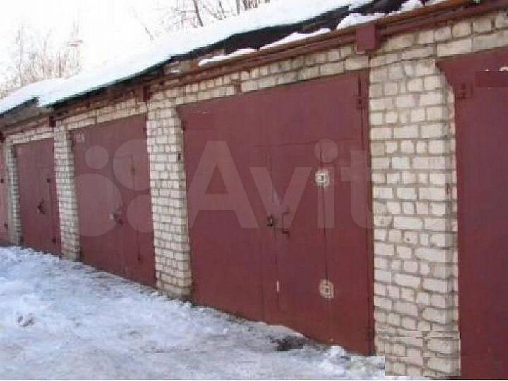 Гараж, > 30 м²