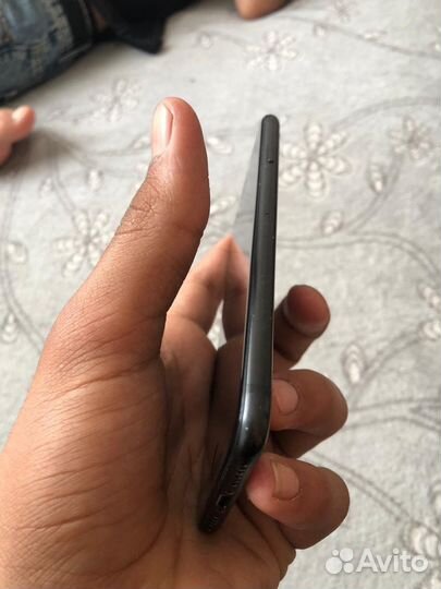 Телефон iPhone 7