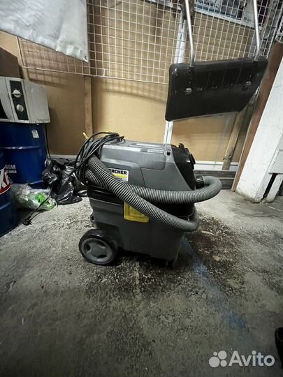 Пылесос в отличном состоянии. Мало б/у