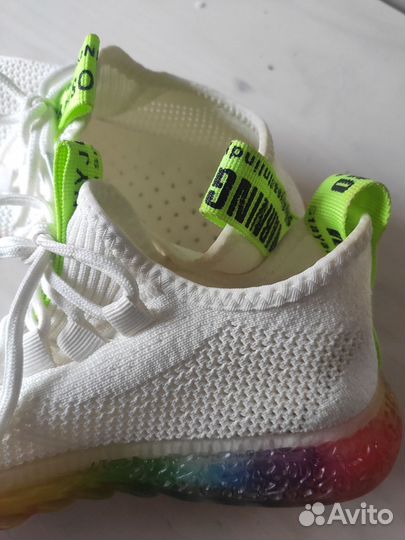 Кроссовки для девочки