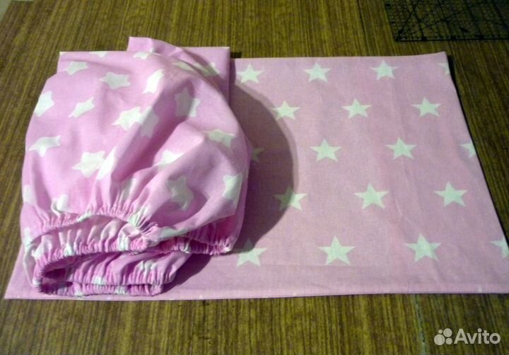 Лоскутный комплект в детскую кроватку для девочки