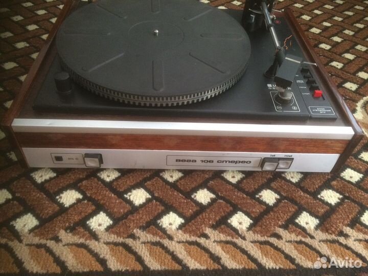 Проигрыватель пластинок вега 106