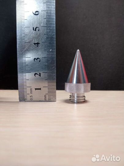 Декоративные шипы для колёсных болтов автомобиля