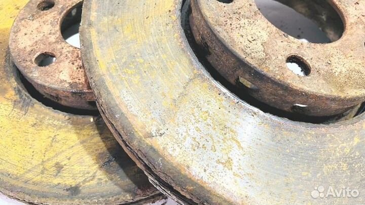 Тормозной диск передний Audi A6 C5 2.4 ARJ 1999