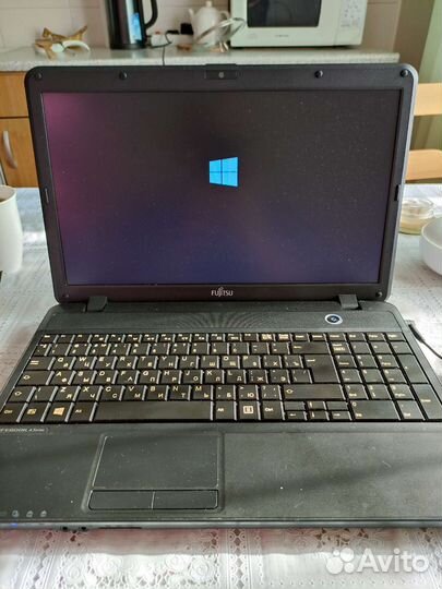 Fujitsu life book AH502