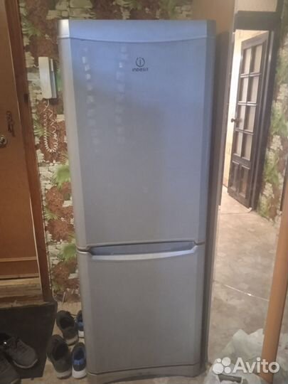 Продаю холодильник Индезит