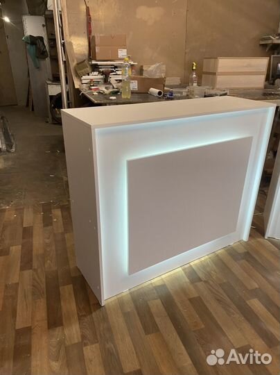 Стойка ресепшн