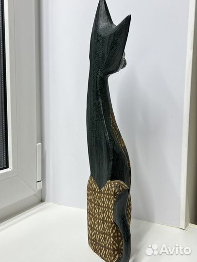 Кот из дерева