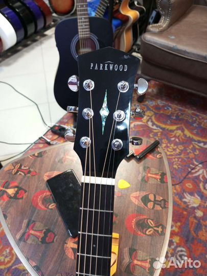Акустическая гитара современный концерт Parkwood