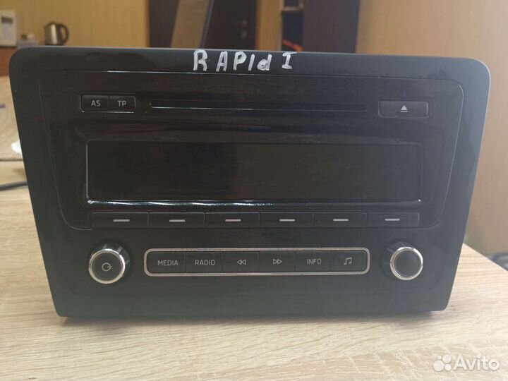 Магнитола Skoda Rapid 1
