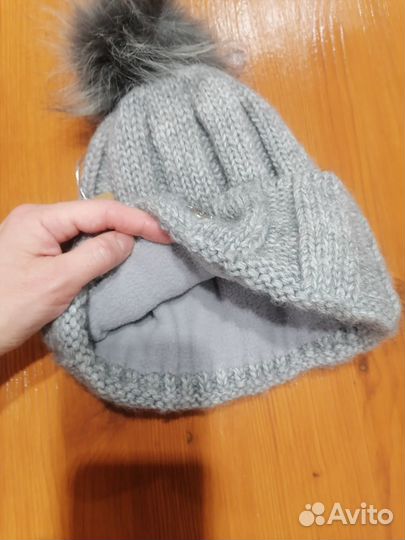 Шапки женские вязаные новые с помпоном
