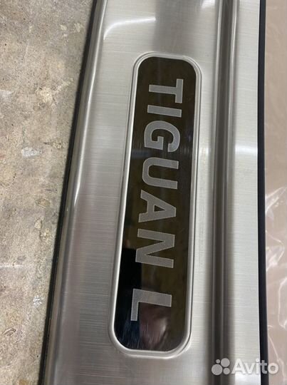 Молдинг заднего бампера на Volkswagen tiguan