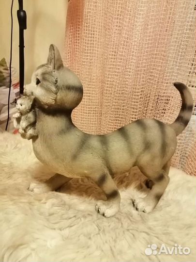 Статуэтка кошка