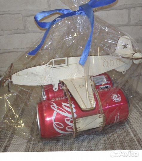 Самолет из фанеры для оформления подарка