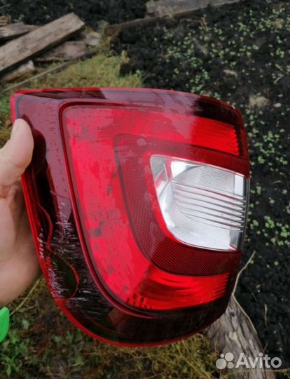 Фонарь задний левый Skoda Rapid