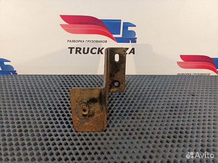 Кронштейн воздухозаборника Renault Premium