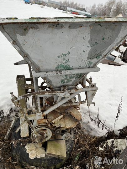 Разбрасыватель удобрений