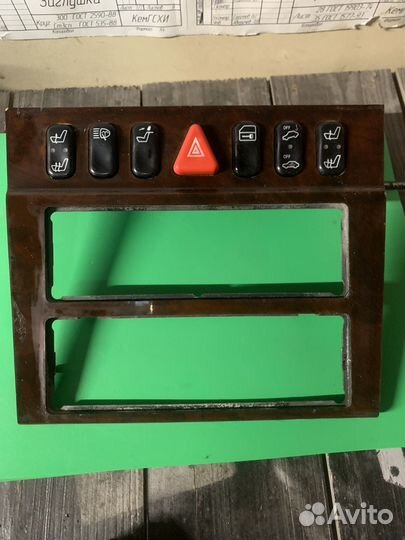 Деревянная вставка в панель w210