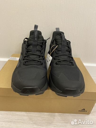 Adidas terrex free hiker 2 LOW GTX (US 9.5)