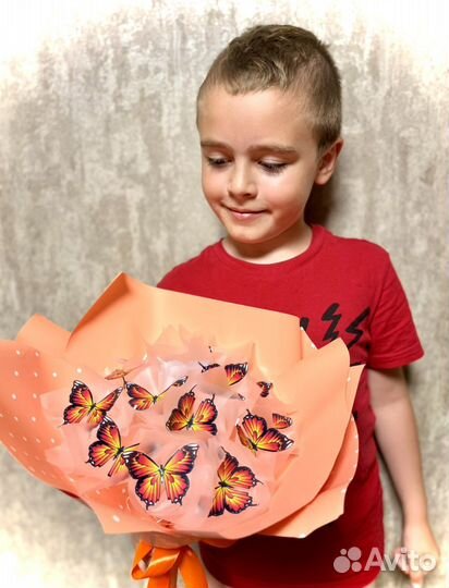 Светящийся букет из бабочек