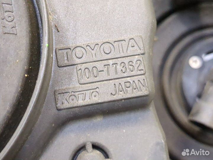 Фара (передняя) Toyota Highlander 1, 2003